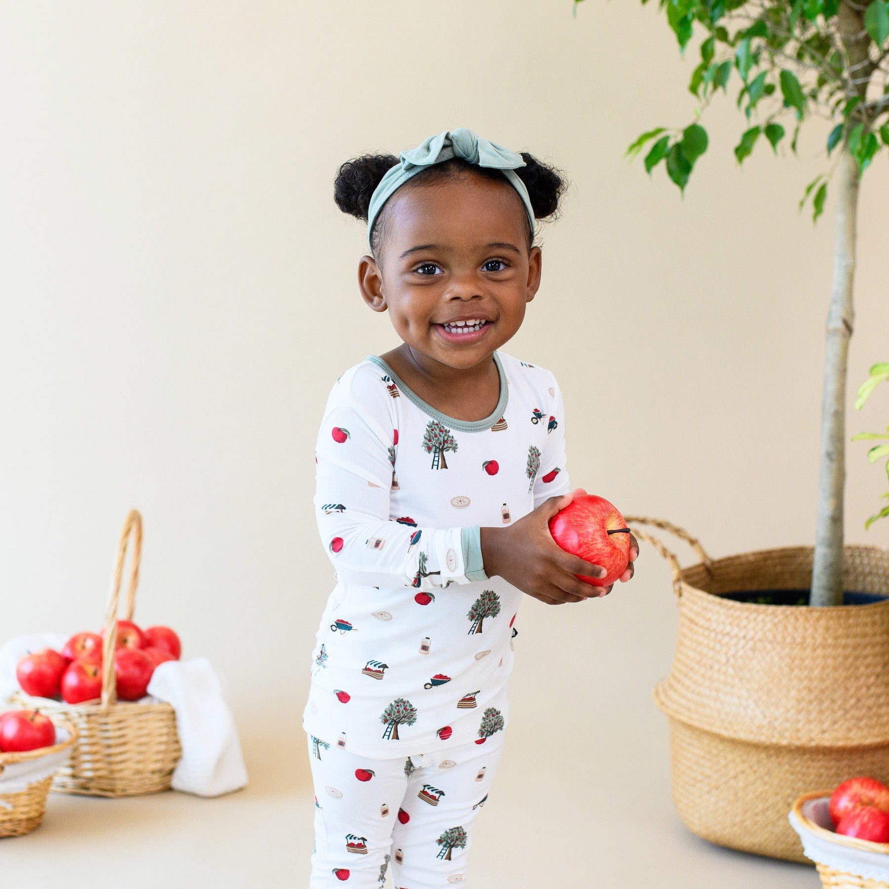 Kyte Baby Toddler Long Sleeve Pajamas Long Sleeve Pajamas in Apple Orchard