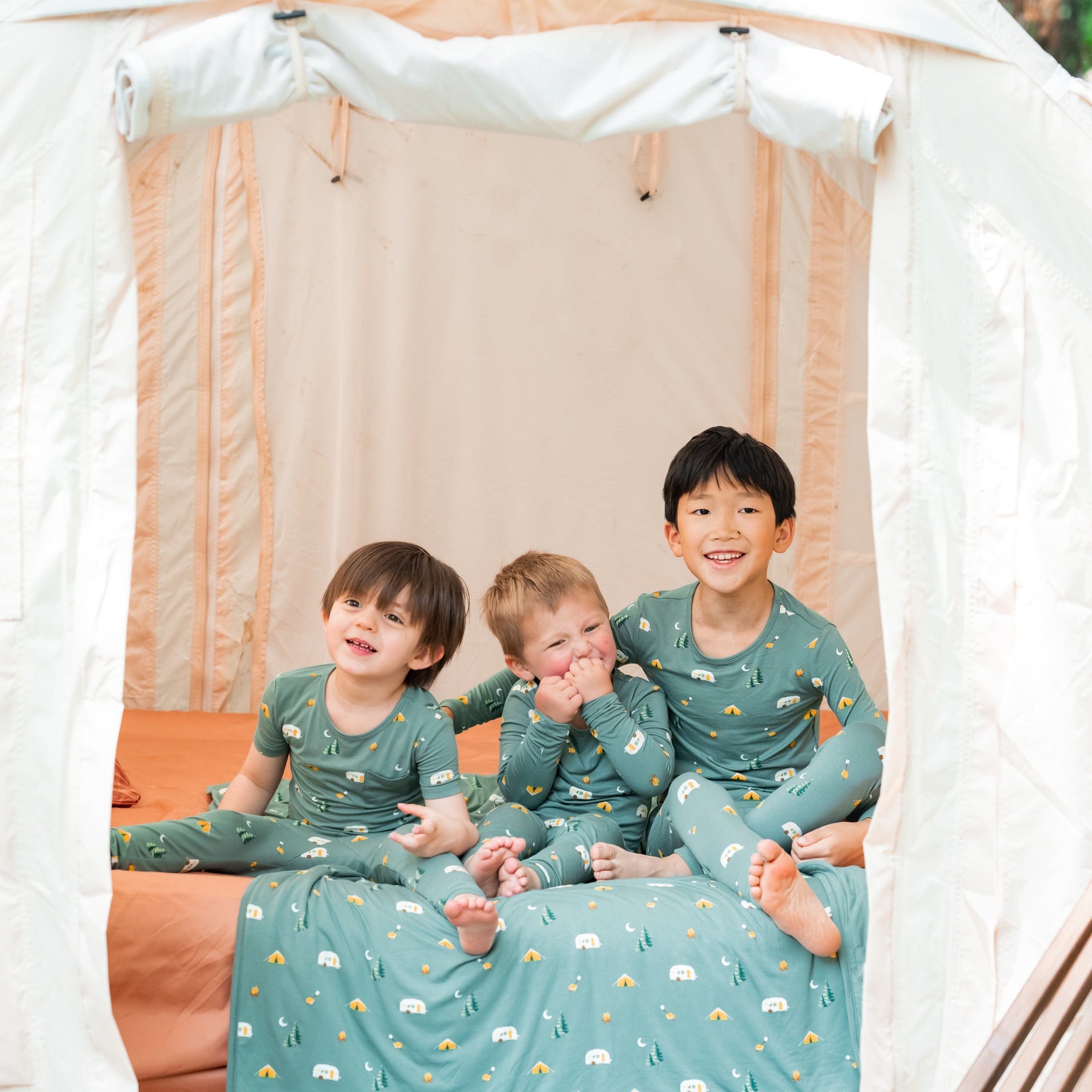 Kyte Baby Toddler Long Sleeve Pajamas Long Sleeve Pajamas in Camping *Slight Misprint*