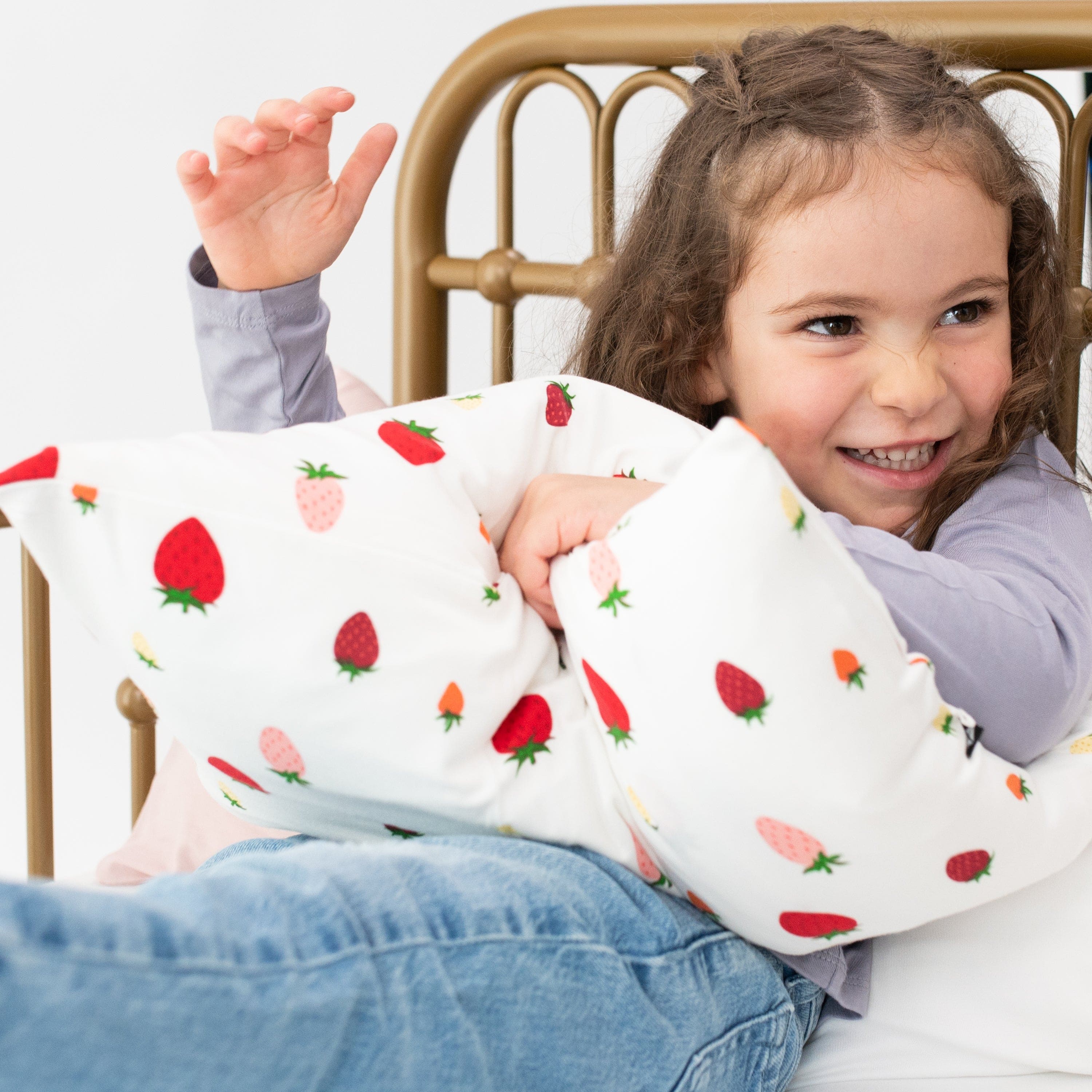 Kyte Baby Toddler Pillow Case Strawberry / Toddler Toddler Pillowcase in Strawberry