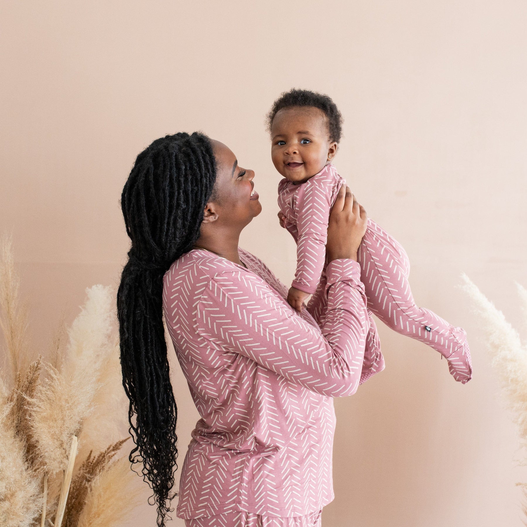 Kyte Baby Zippered Footies Zippered Footie in Dusty Rose Herringbone