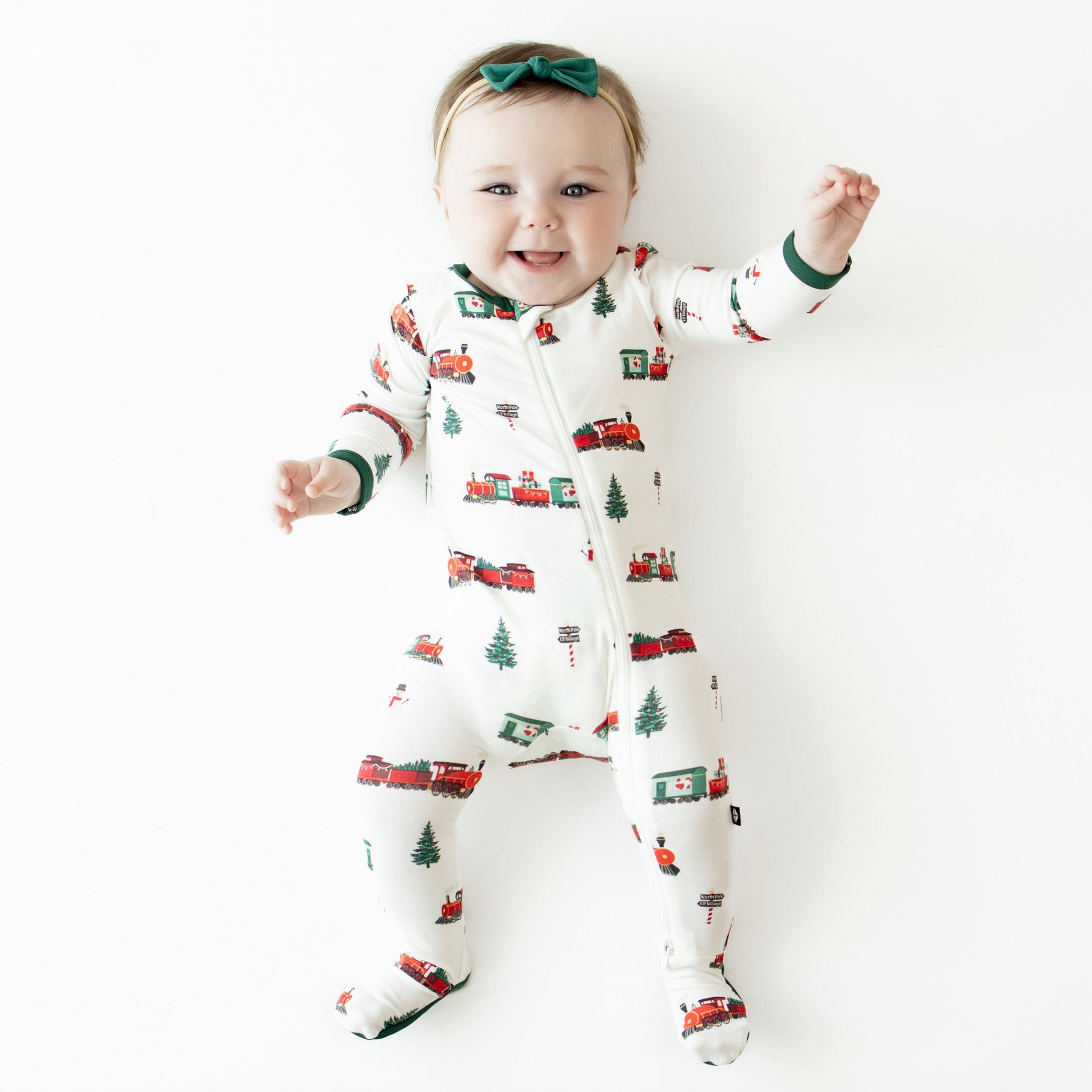 Kyte Baby Zippered Footies Zippered Footie in Holiday Train