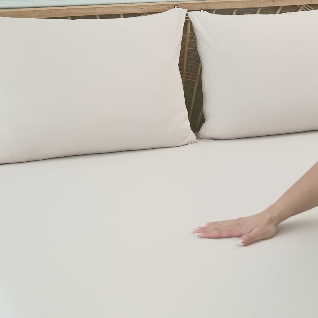 Video of Kyte Baby Fitted Sheet with Pillowcases in Oat