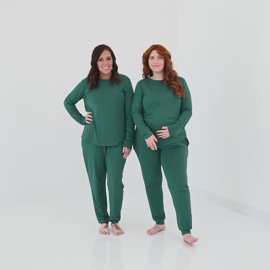 Video of women wearing Kyte Baby women's jogger pajama set in [color]