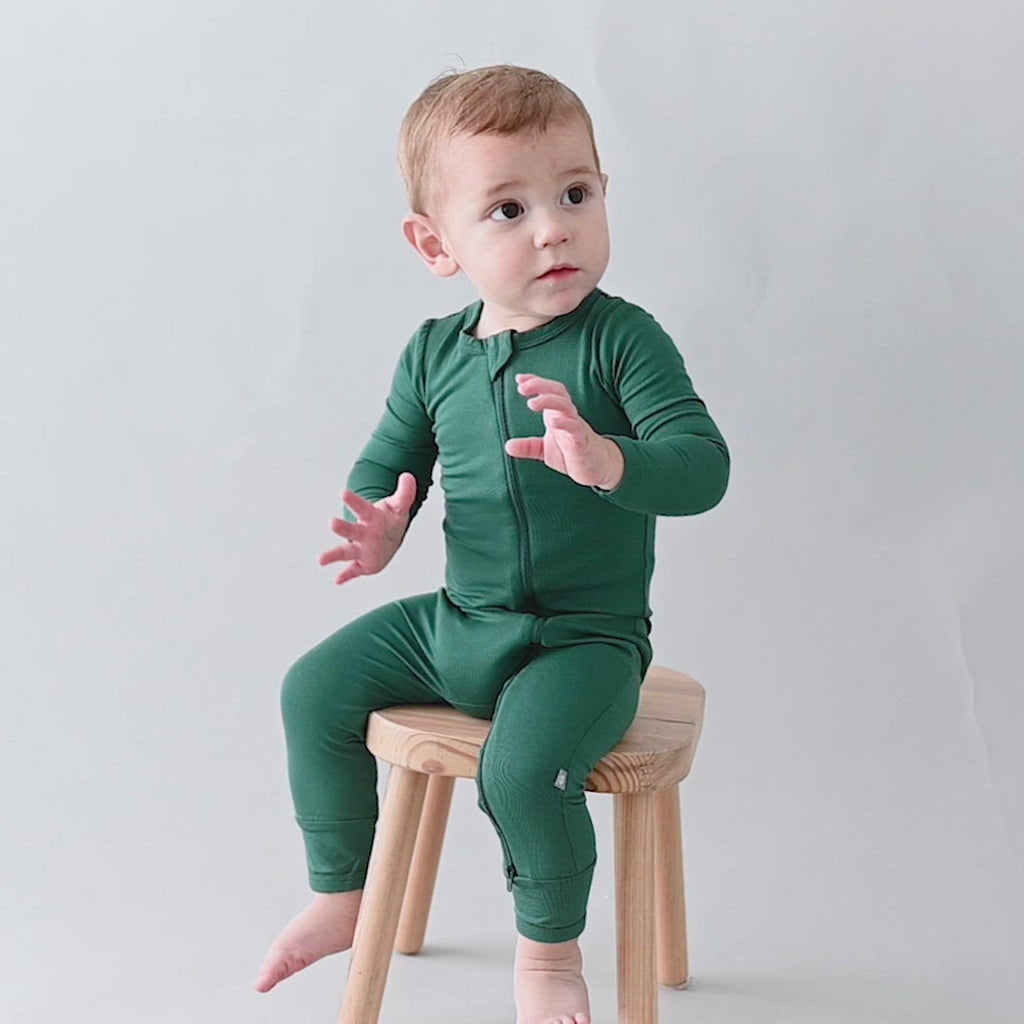 Video of toddler wearing Kyte Baby Zippered Romper in Emerald