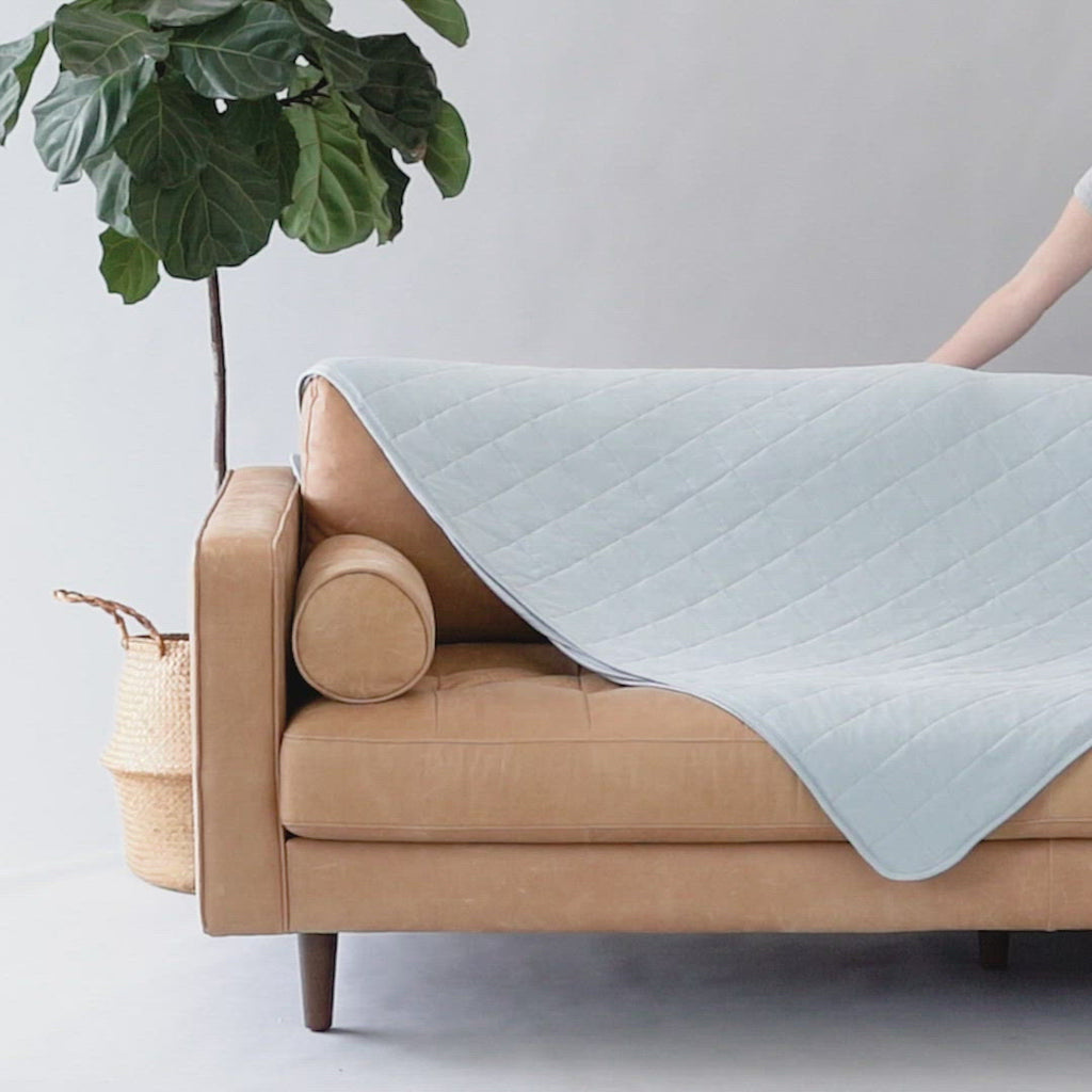 Video of Kyte Baby Adult Quilted Blanket in Fog