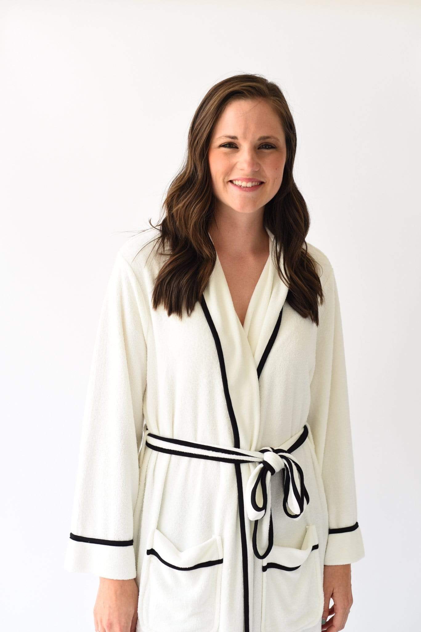 Kyte BABY Home and Bath Adult Bath Robe in Cloud with Midnight Trim