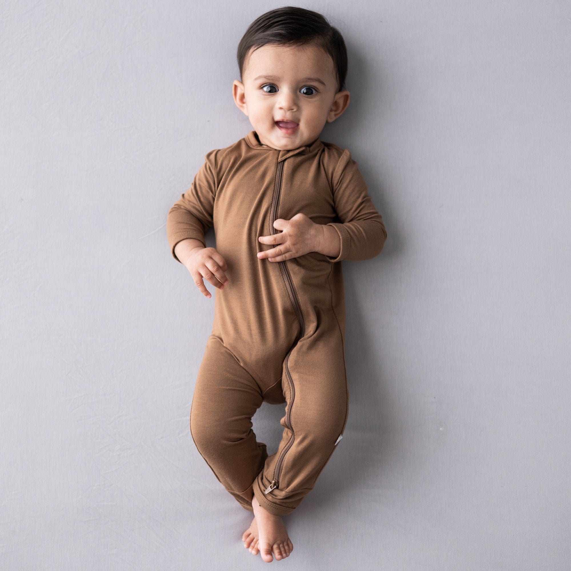 Kyte BABY Layette Zippered Romper in Coffee