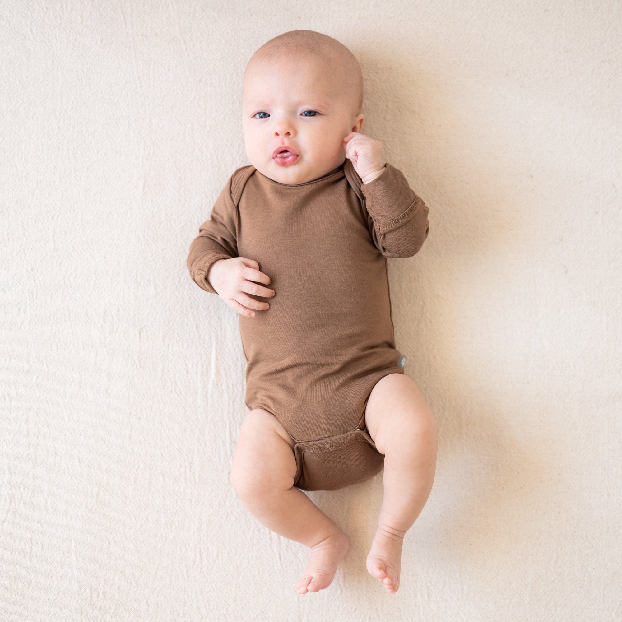 Kyte BABY Long Sleeve Bodysuits Long Sleeve Bodysuit in Coffee