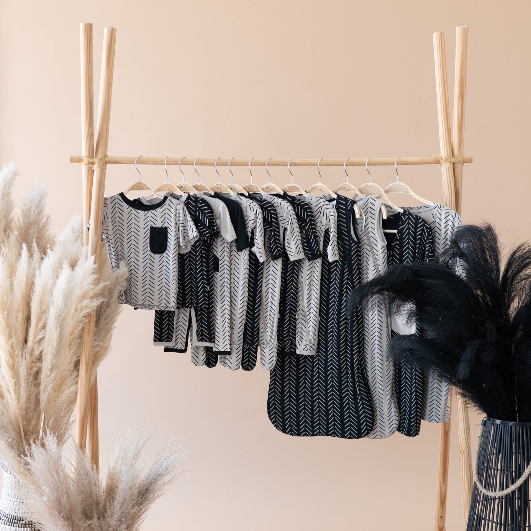 Kyte BABY Toddler Dress Toddler Unisex Tee in Khaki Herringbone