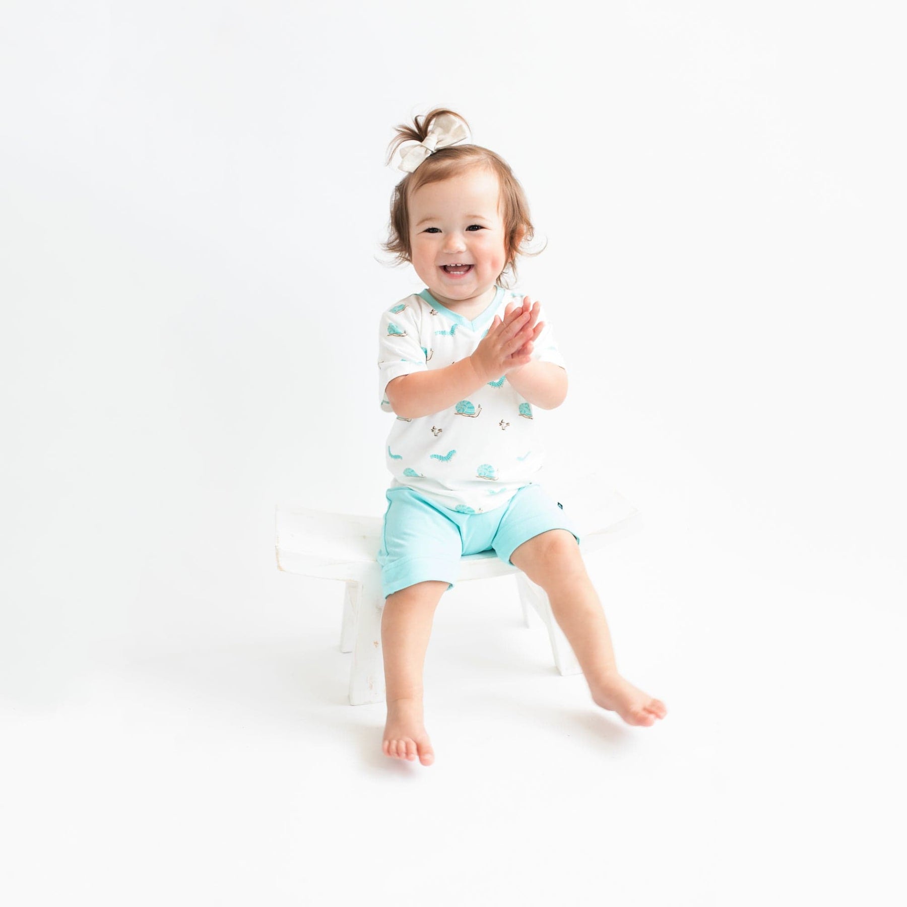 Kyte BABY V-Neck Toddler Unisex Tee Toddler V-Neck Tee in Crawl