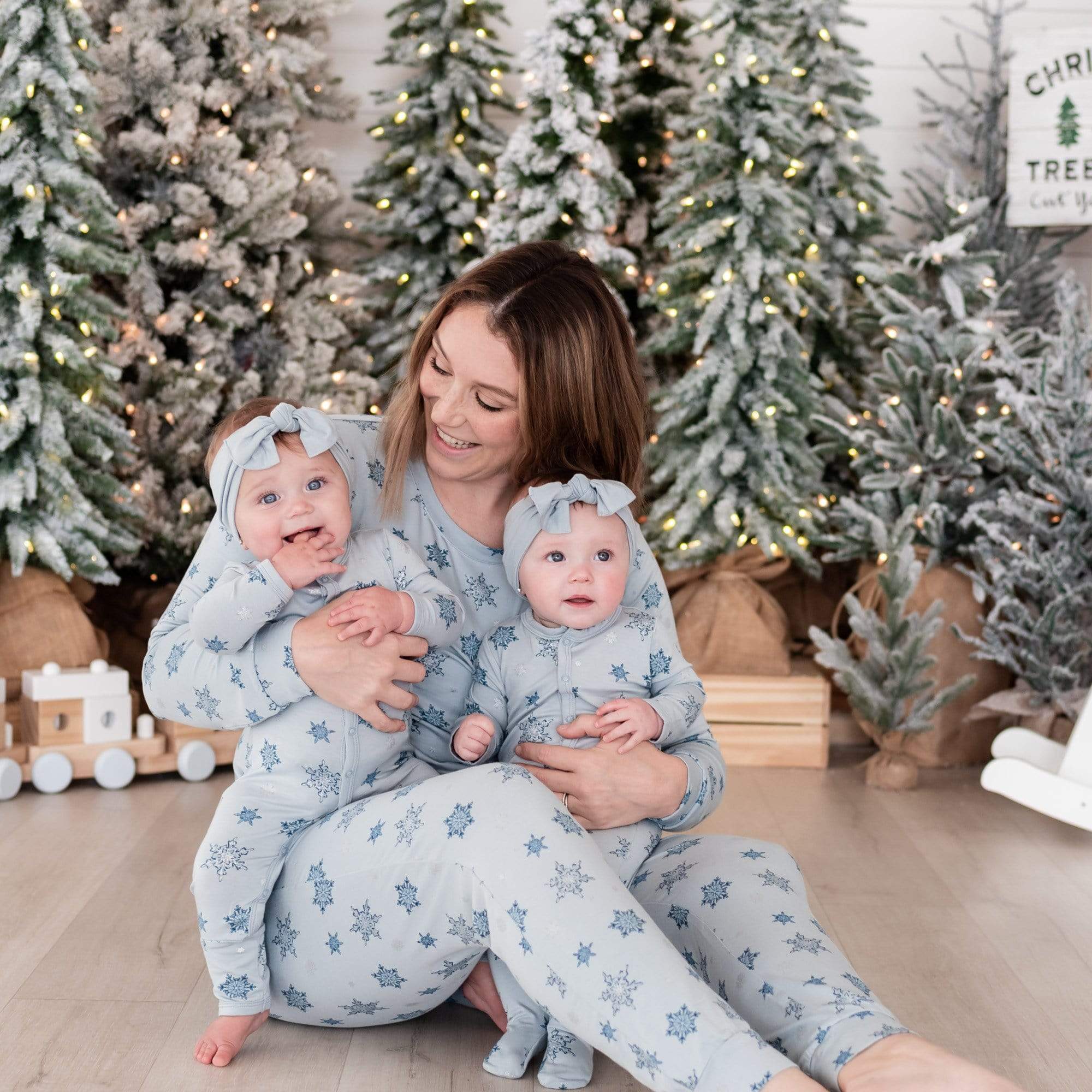 Kyte BABY Women's Jogger Pajama Set Women's Jogger Pajama Set in Snowflake
