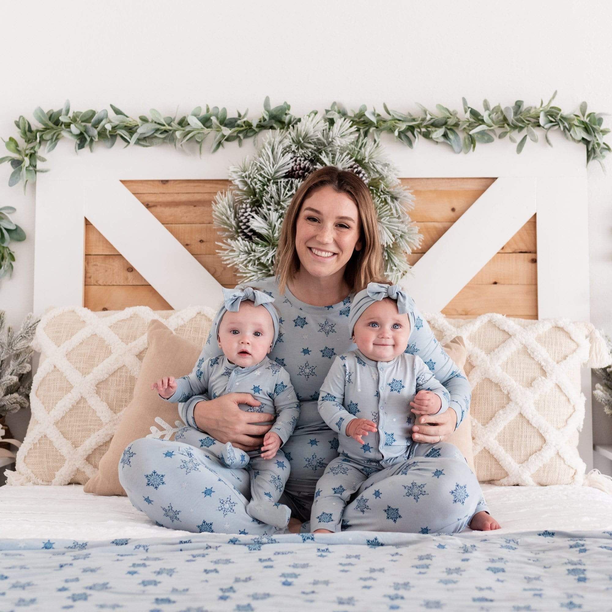 Kyte BABY Women's Jogger Pajama Set Women's Jogger Pajama Set in Snowflake