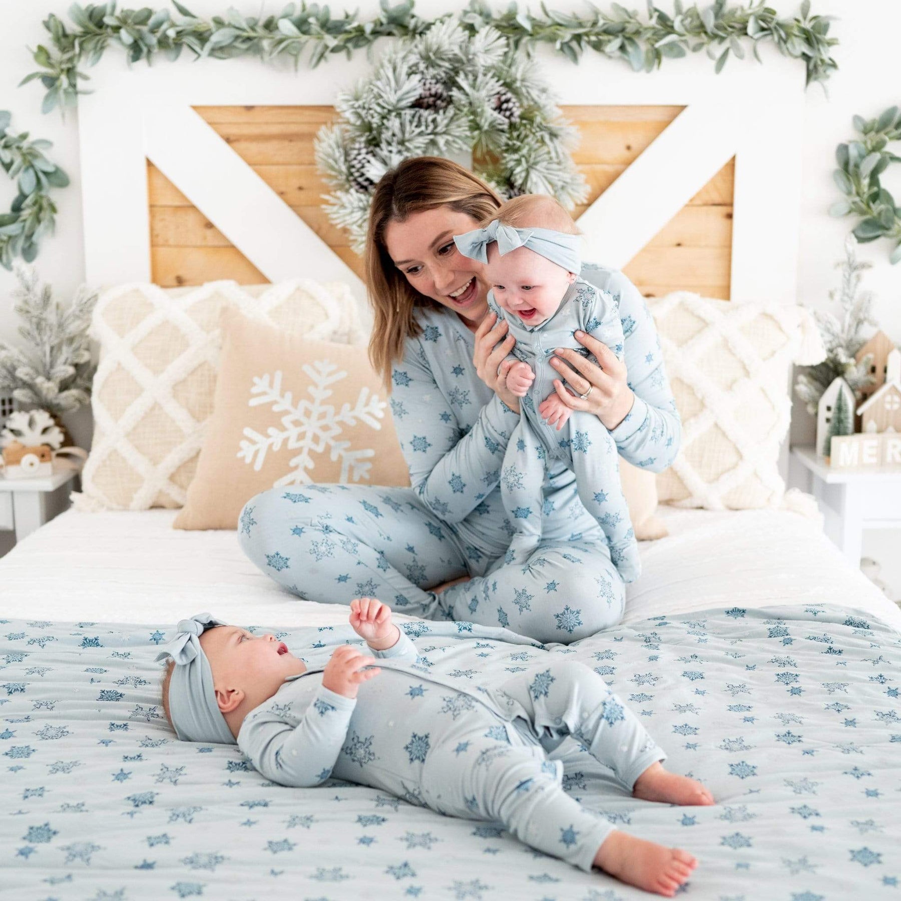 Kyte BABY Women's Jogger Pajama Set Women's Jogger Pajama Set in Snowflake