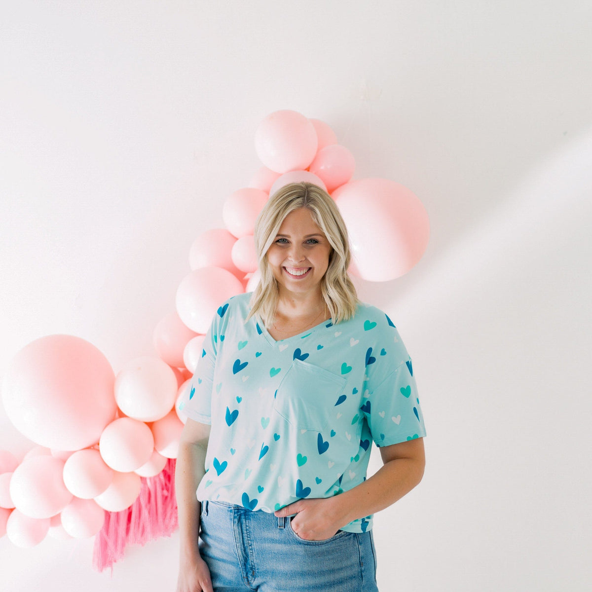 Kyte BABY Women's V-Neck Women’s Relaxed Fit V-Neck in Robin Hearts